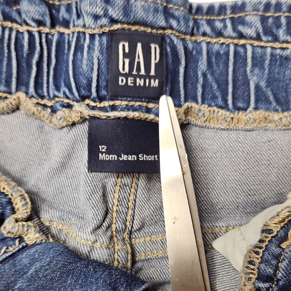 GAP Mom Jean Shorts Size 12 - Picture 3 of 3